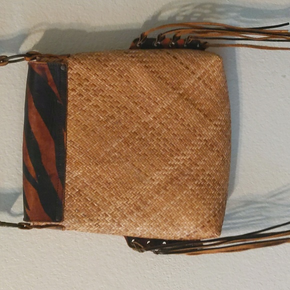 Wicker and Zebra print leather Finger Purse - Picture 6 of 8